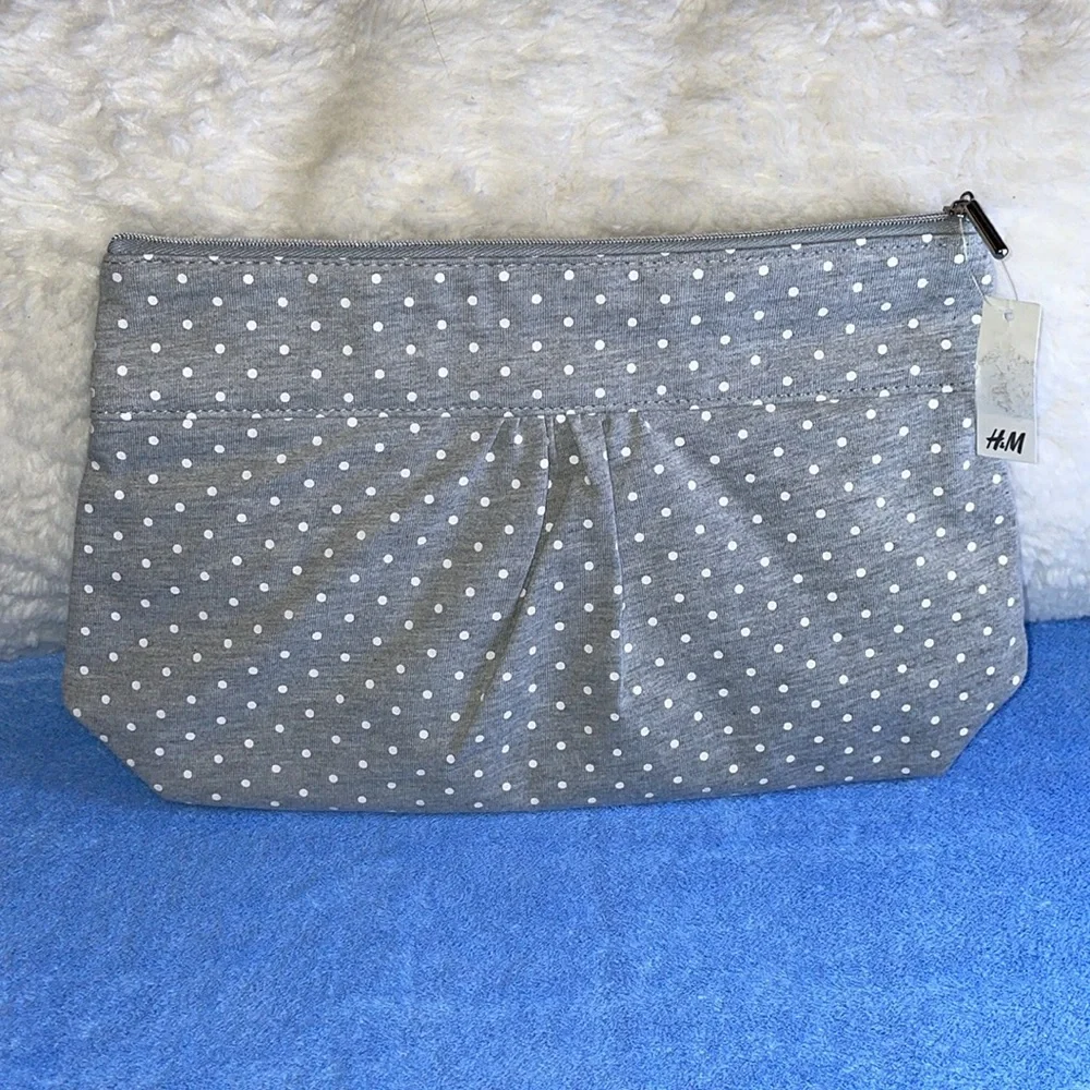 NWT H&M Make-Up Bag with 🎀